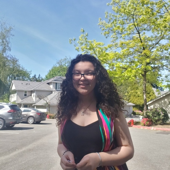 ❤️Meet your Posher, Neka! - Picture 2 of 3